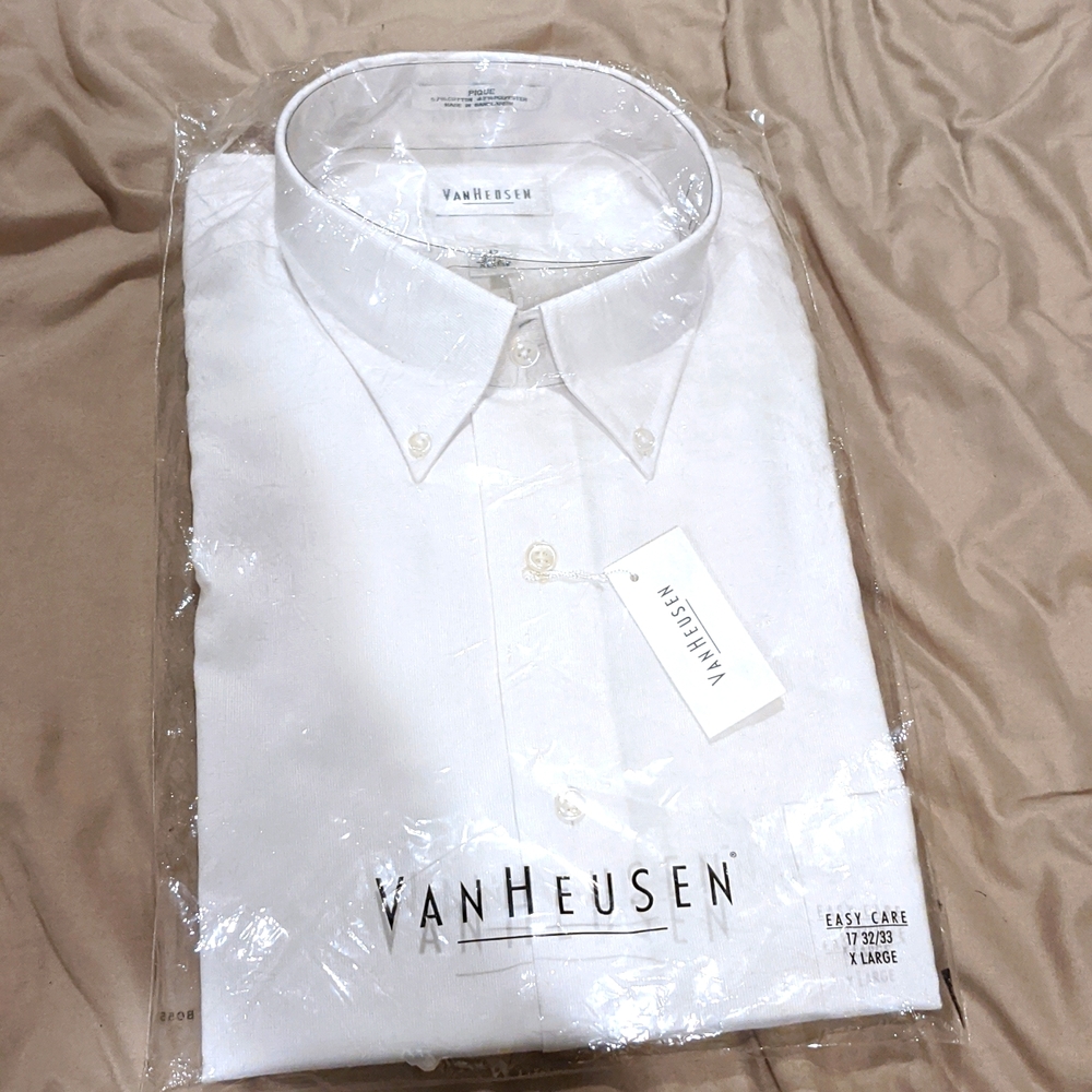 Van Heusen whit dress shirt XL 17 32/33 new